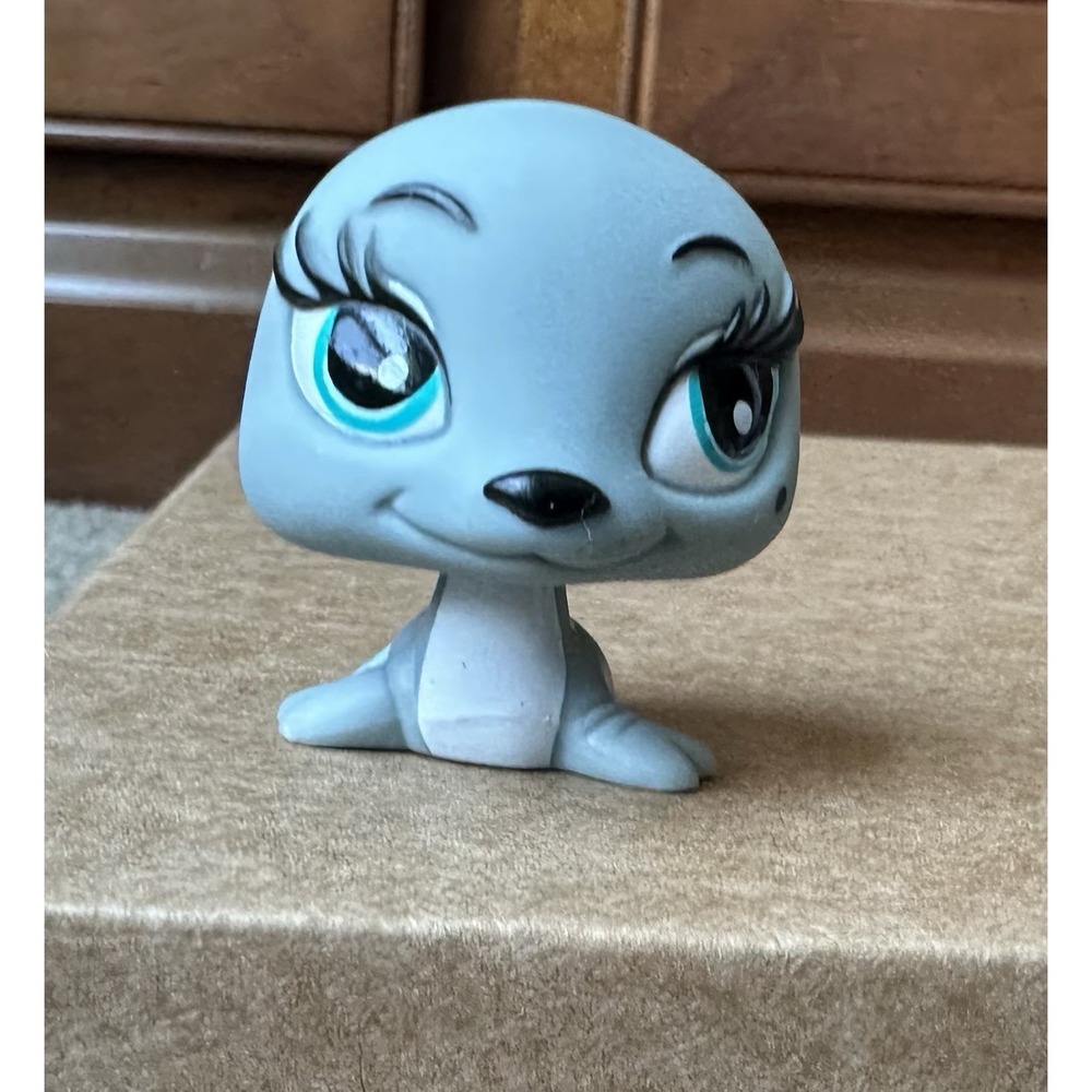 Littlest Pet Shop Gray Seal With Blue Eyes TM & MGA